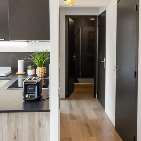 Le Mimosa - Calm - Spacious - 200m From The Sea - Parking 아파트 *