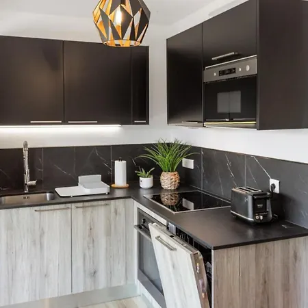 Le Mimosa - Calm - Spacious - 200m From The Sea - Parking 아파트 케인즈수르메르